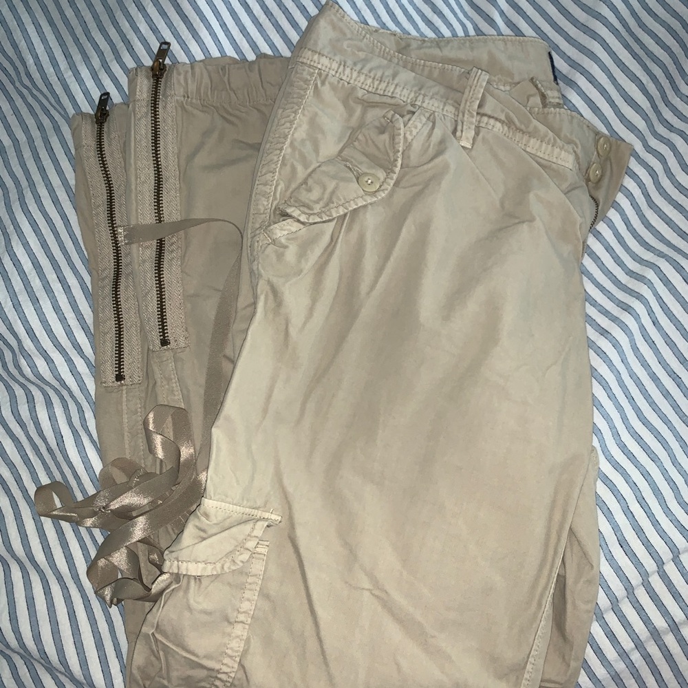 Adorable American Eagle Capri pants size 6